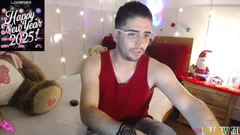 Snapshot of julian1225_ chatting on 12-30-24, 07:53 Julian online show from 12-30-24, 07:53
