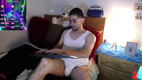 Snapshot of julian1225_ chatting on 01-24-25, 05:53 Julian online show from 01-24-25, 05:53