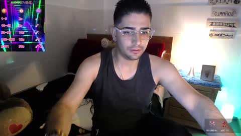 Snapshot of julian1225_ chatting on 01-27-25, 04:33 Julian online show from 01-27-25, 04:33