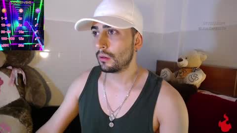 Snapshot of julian1225_ chatting on 02-07-25, 08:42 Julian online show from 02-07-25, 08:42