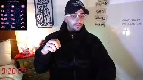 Snapshot of julian1225_ chatting on 09-24-25, 02:26 Julian online show from 09-24-25, 02:26