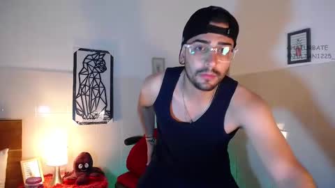 Snapshot of julian1225_ chatting on 09-26-25, 01:20 Julian online show from 09-26-25, 01:20