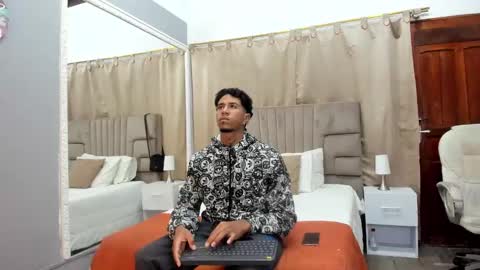 Snapshot of julian_billy chatting on 01-04-25, 11:22 julian billy online show from 01-04-25, 11:22