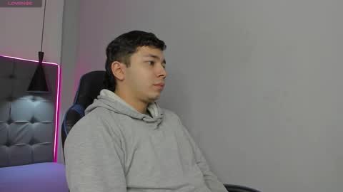 Snapshot of julian_smith21 chatting on 03-03-26, 12:33 julian_smith21 online show from 03-03-26, 12:33