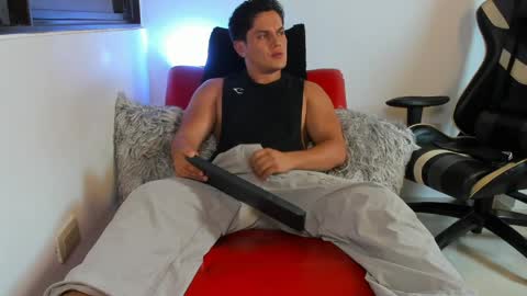 julian_wallace online show from 03-30-26, 09:05