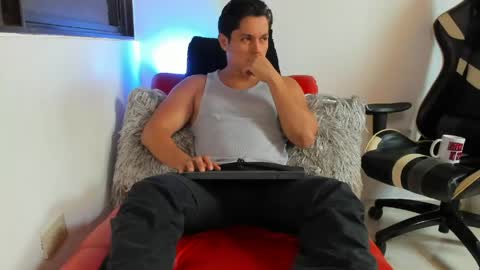 julian_wallace online show from 04-15-26, 07:10