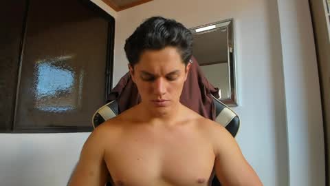 Snapshot of julian_wallace chatting on 05-09-26, 06:24 julian_wallace online show from 05-09-26, 06:24