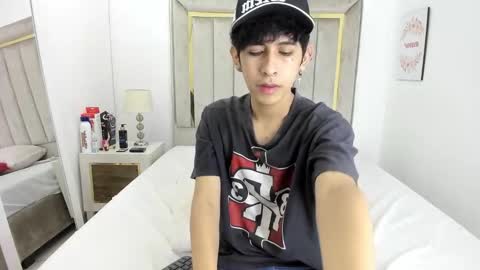 Snapshot of julian_xp chatting on 01-06-26, 07:28 Julian online show from 01-06-26, 07:28