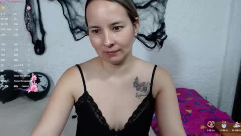 Snapshot of juliana_soto1 chatting on 10-11-25, 12:04 Juli online show from 10-11-25, 12:04