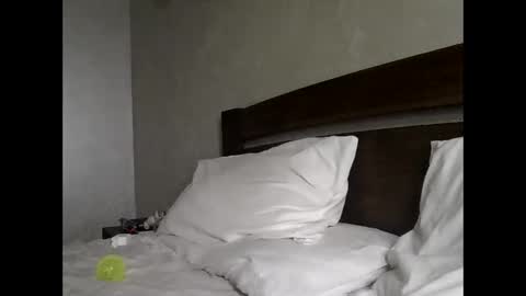 julianagold1 online show from 10-10-25, 09:47