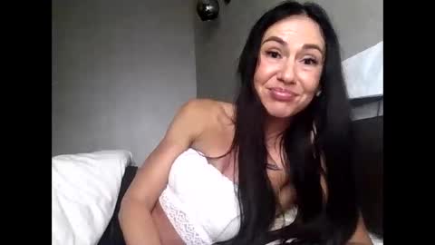 julianagold1 online show from 10-20-25, 09:04