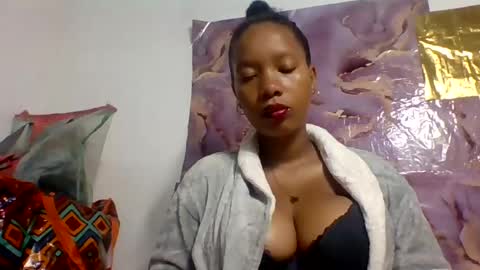 Snapshot of julianah93 chatting on 07-11-26, 05:43 Julianah online show from 07-11-26, 05:43