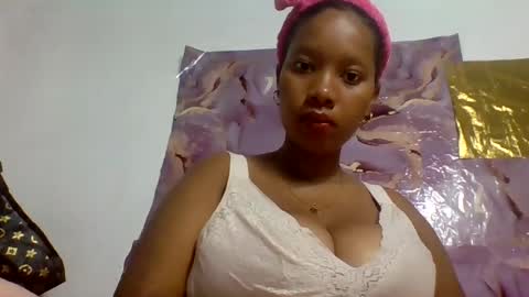 Snapshot of julianah93 chatting on 07-15-26, 01:38 Julianah online show from 07-15-26, 01:38
