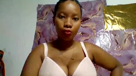 Snapshot of julianah93 chatting on 07-25-26, 01:08 Julianah online show from 07-25-26, 01:08