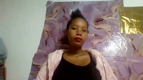 Snapshot of julianah93 chatting on 07-29-26, 06:00 Julianah online show from 07-29-26, 06:00