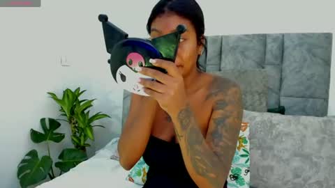 Snapshot of julianamiller chatting on 07-27-26, 02:18 juli online show from 07-27-26, 02:18