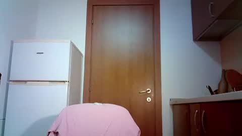 Snapshot of julianoparno chatting on 05-19-26, 01:11 Juliano online show from 05-19-26, 01:11