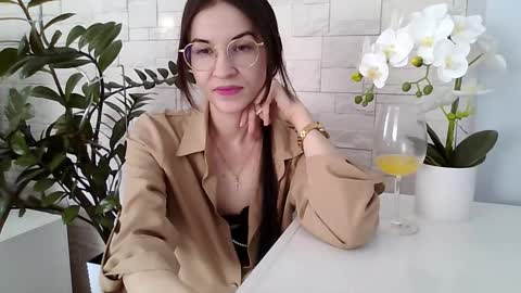 Snapshot of juliaorgasm chatting on 02-03-26, 01:49 Julia online show from 02-03-26, 01:49