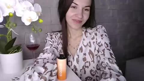 Julia online show from 03-27-26, 04:51