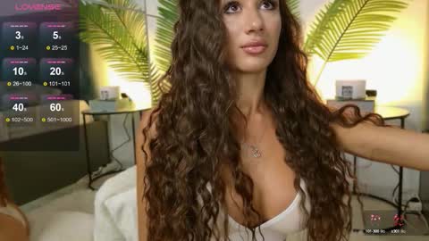 Snapshot of juliaquin chatting on 09-24-25, 02:37 JuliaQuin online show from 09-24-25, 02:37