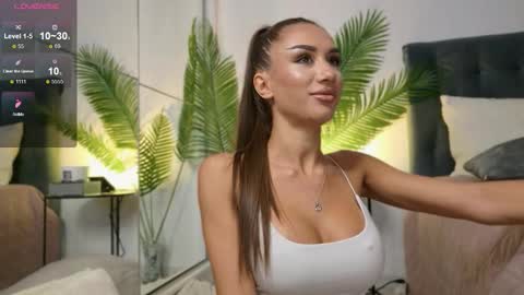 Snapshot of juliaquin chatting on 10-06-25, 02:20 JuliaQuin online show from 10-06-25, 02:20