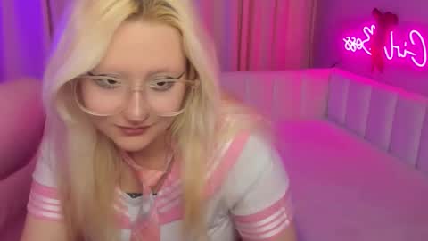 Snapshot of juliasharkk chatting on 10-10-25, 07:46 JuliaSharkk online show from 10-10-25, 07:46