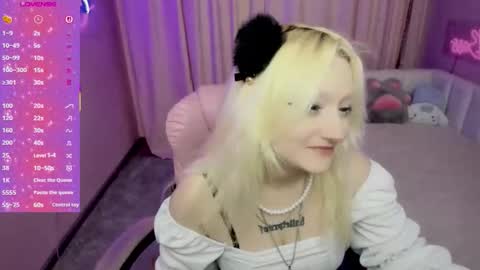 Snapshot of juliasharkk chatting on 11-15-25, 05:09 JuliaSharkk online show from 11-15-25, 05:09