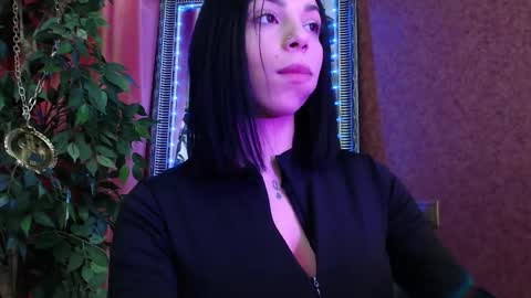 Snapshot of juliawilliamsx chatting on 11-17-25, 07:03 Maria online show from 11-17-25, 07:03