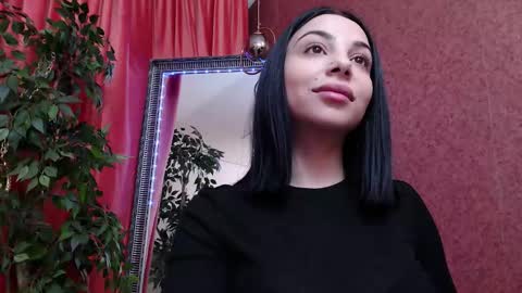 Snapshot of juliawilliamsx chatting on 12-05-25, 07:39 Maria online show from 12-05-25, 07:39