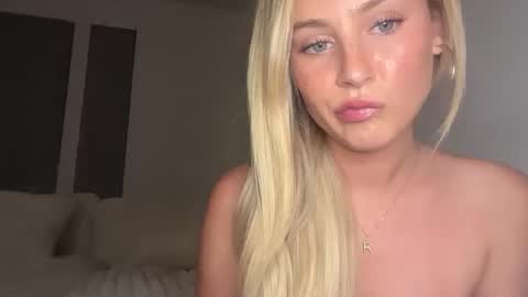 Snapshot of juliaxjackson chatting on 11-05-25, 01:38 Julia Jackson online show from 11-05-25, 01:38