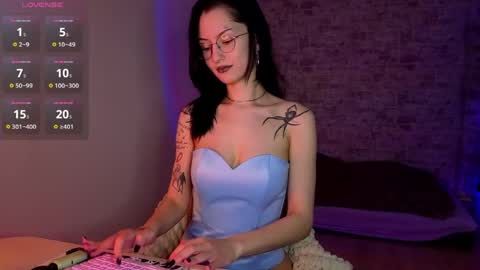 Snapshot of julie__rayls chatting on 05-13-26, 09:00 see u next time 1700 UTC 0 3 online show from 05-13-26, 09:00