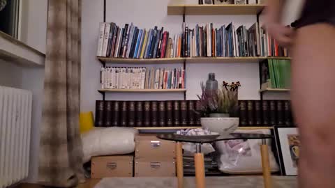 Julie online show from 03-17-26, 06:55