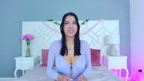 Snapshot of julie_bennet chatting on 03-04-25, 04:17 Juliet Bennet online show from 03-04-25, 04:17