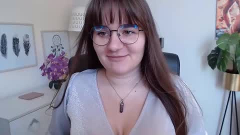 Snapshot of julie_extasy chatting on 09-12-25, 12:38 Julie online show from 09-12-25, 12:38