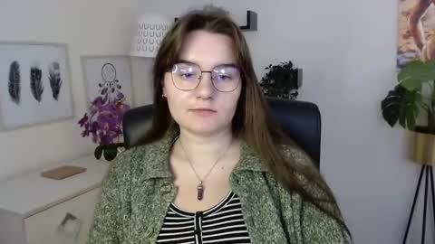 Snapshot of julie_extasy chatting on 09-15-25, 12:38 Julie online show from 09-15-25, 12:38