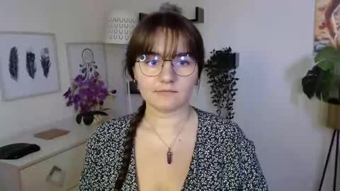 Snapshot of julie_extasy chatting on 09-19-25, 12:28 Julie online show from 09-19-25, 12:28