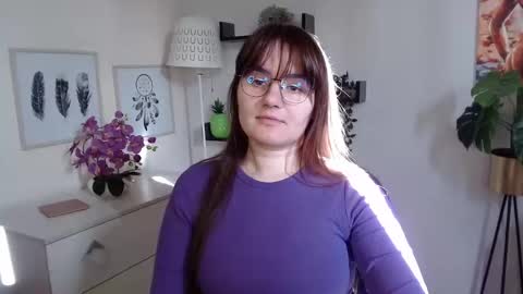Snapshot of julie_extasy chatting on 10-10-25, 12:37 Julie online show from 10-10-25, 12:37