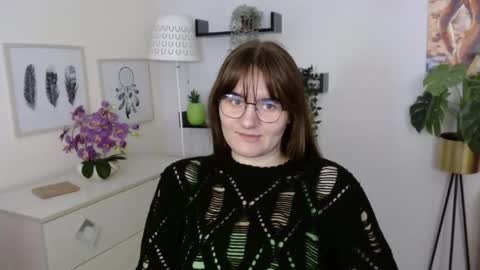 Snapshot of julie_extasy chatting on 10-15-25, 01:44 Julie online show from 10-15-25, 01:44