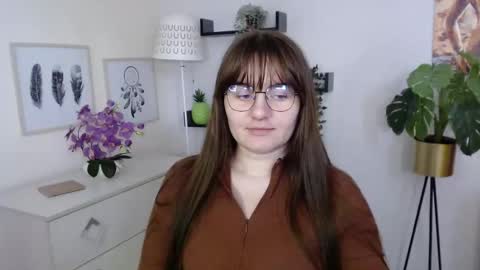 Snapshot of julie_extasy chatting on 10-16-25, 12:28 Julie online show from 10-16-25, 12:28