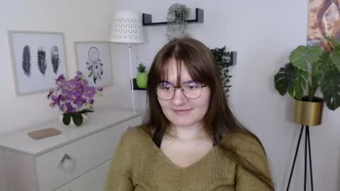 Snapshot of julie_extasy chatting on 10-17-25, 01:03 Julie online show from 10-17-25, 01:03