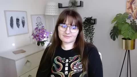 Snapshot of julie_extasy chatting on 10-22-25, 12:27 Julie online show from 10-22-25, 12:27