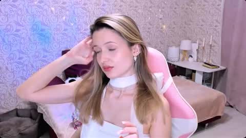 Julie online show from 03-02-25, 06:51