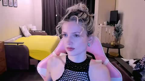 Julie online show from 11-13-25, 03:55