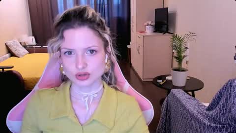 Julie online show from 03-31-26, 01:55