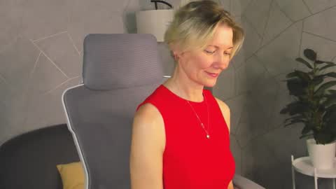 Julie Lucasss online show from 03-17-26, 12:59