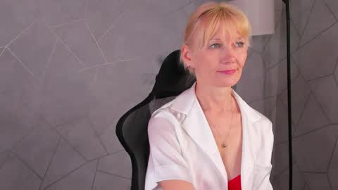 Julie Lucasss online show from 05-16-26, 12:40