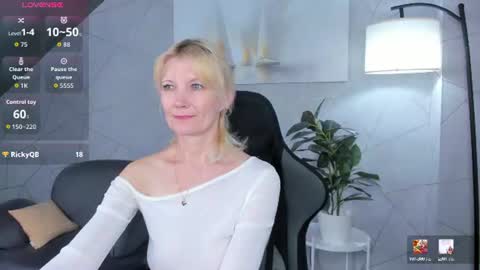 Julie Lucasss online show from 06-26-26, 12:15