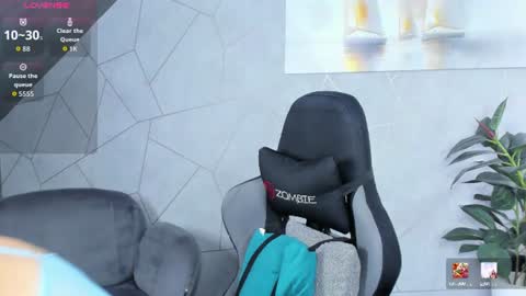 Julie Lucasss online show from 07-22-26, 12:24