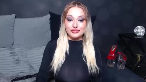 Snapshot of juliediamond chatting on 02-13-26, 12:50 julia online show from 02-13-26, 12:50