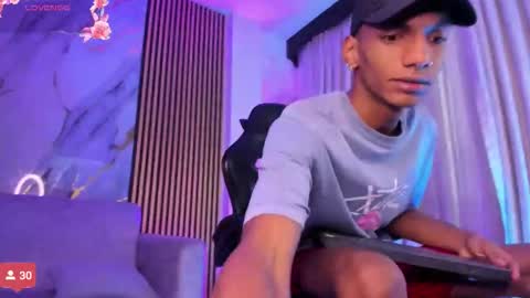 Snapshot of juliensaint_ chatting on 11-03-25, 11:22 Julien online show from 11-03-25, 11:22